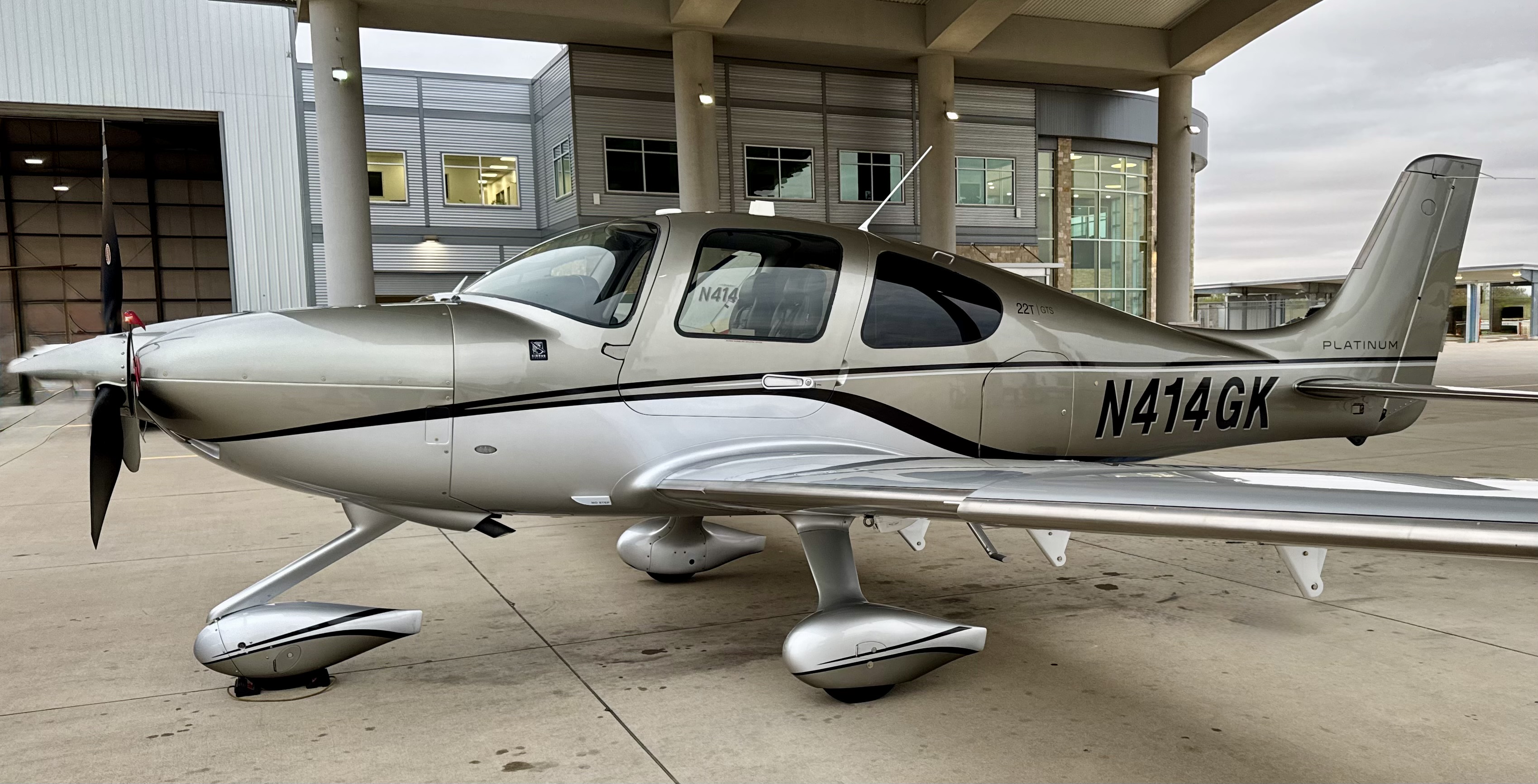Cirrus SR-22